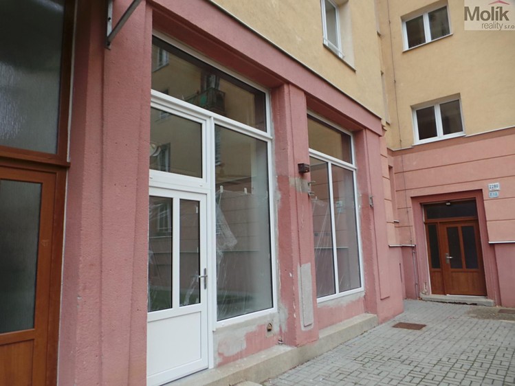 Комерційне приміщення на продаж, 55 м² (2 з 7)