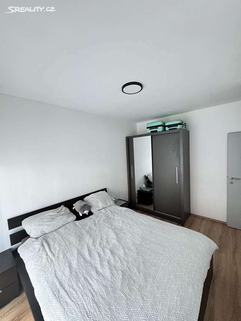 Pronájem bytu 2+kk 40 m² – pohled 5