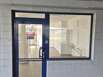 Pronájem obchodního prostoru 51 m² — photo 3