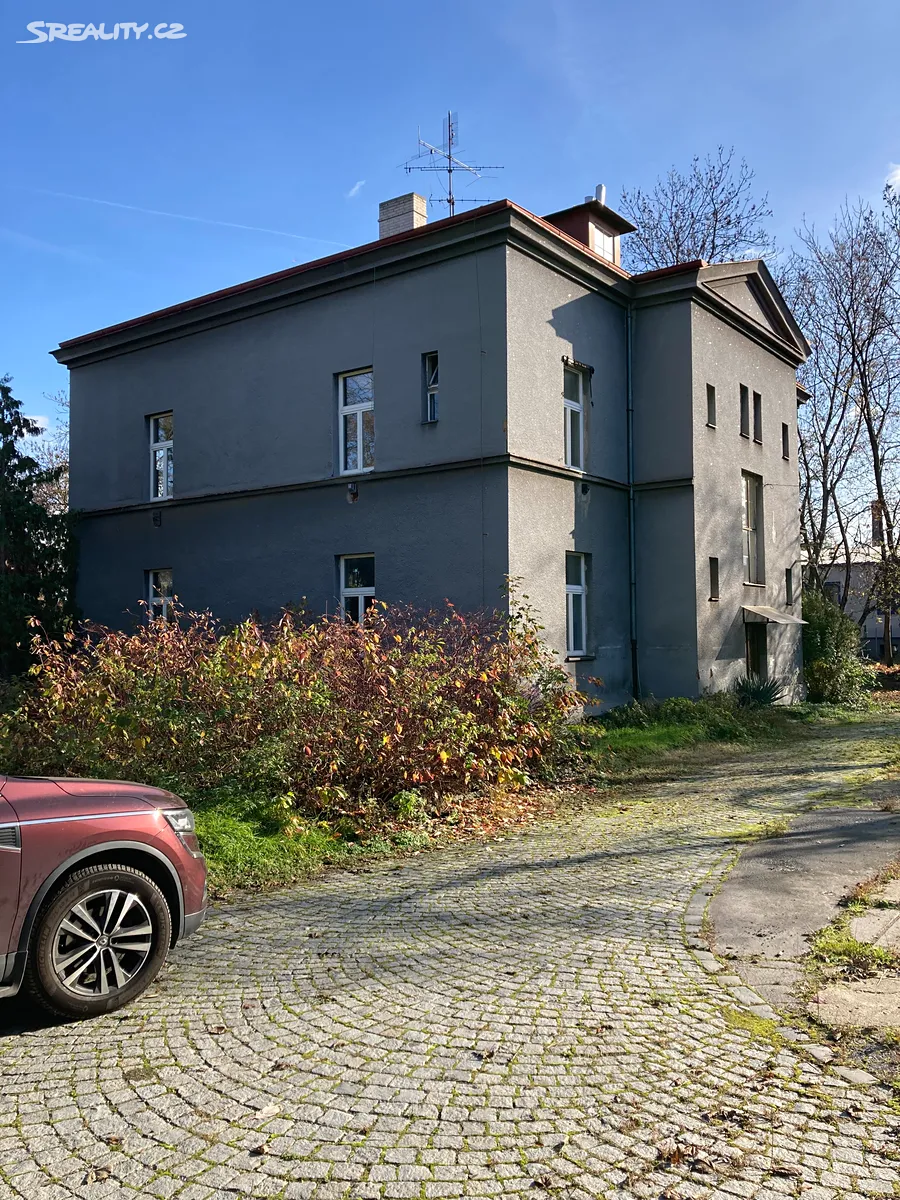 Prodej skladového prostoru 3700 m², Praha