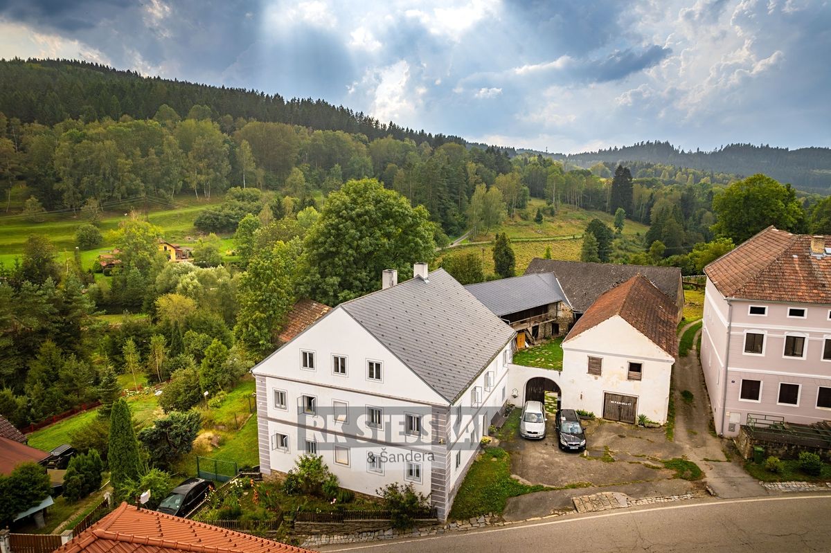 Prodej rodinného domu 600 m², pozemek 3209 m² – fotografie 2