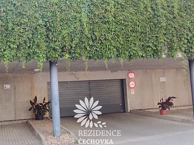 Prodej garážového stání 13 m²