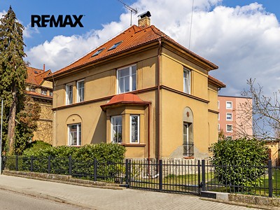 Prodej  rodinného domu 294 m², pozemek 813 m²