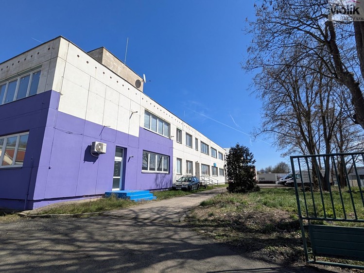 Комерційне приміщення в оренду, 1 185 м² (1 з 23)