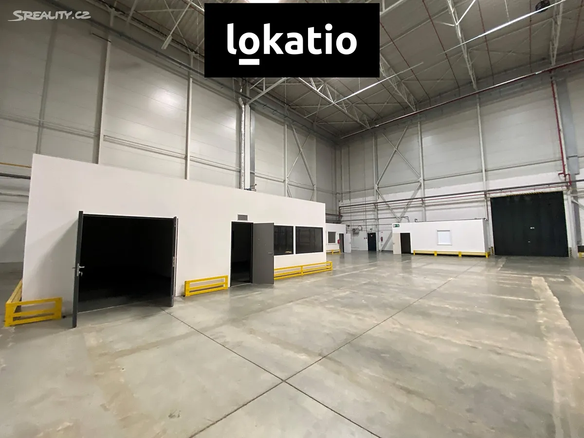 Pronájem výrobní haly, prostoru 3920 m², Modřice