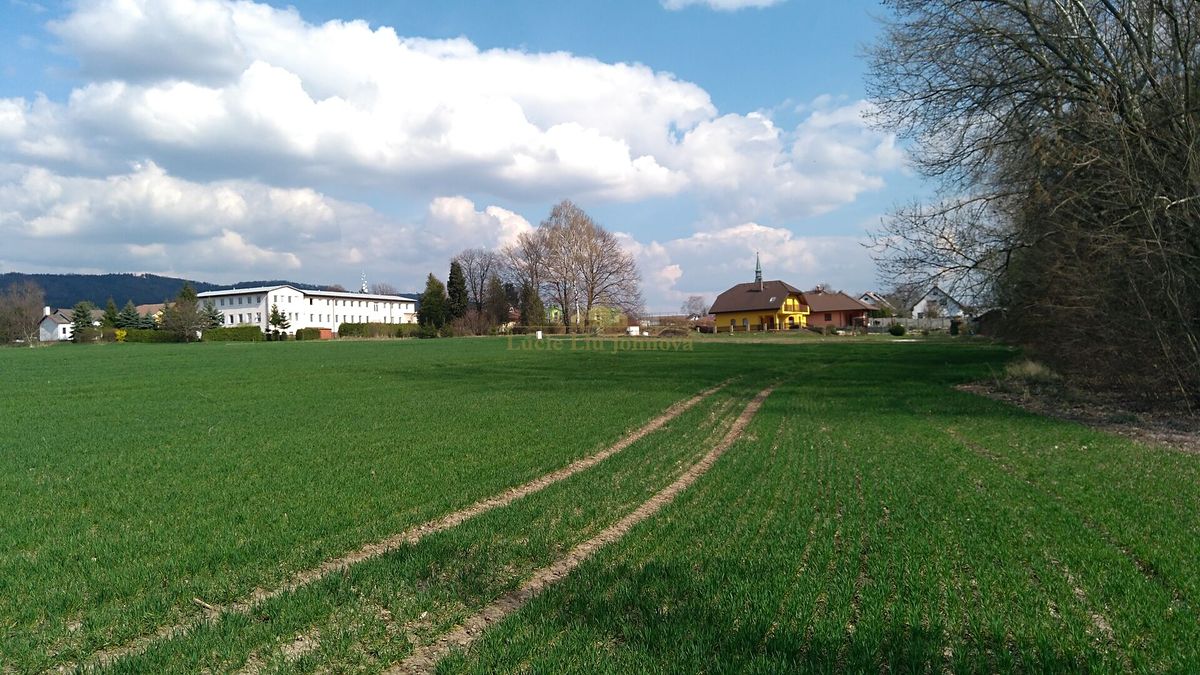 Prodej stavebního pozemku 1284 m² – fotografie 2