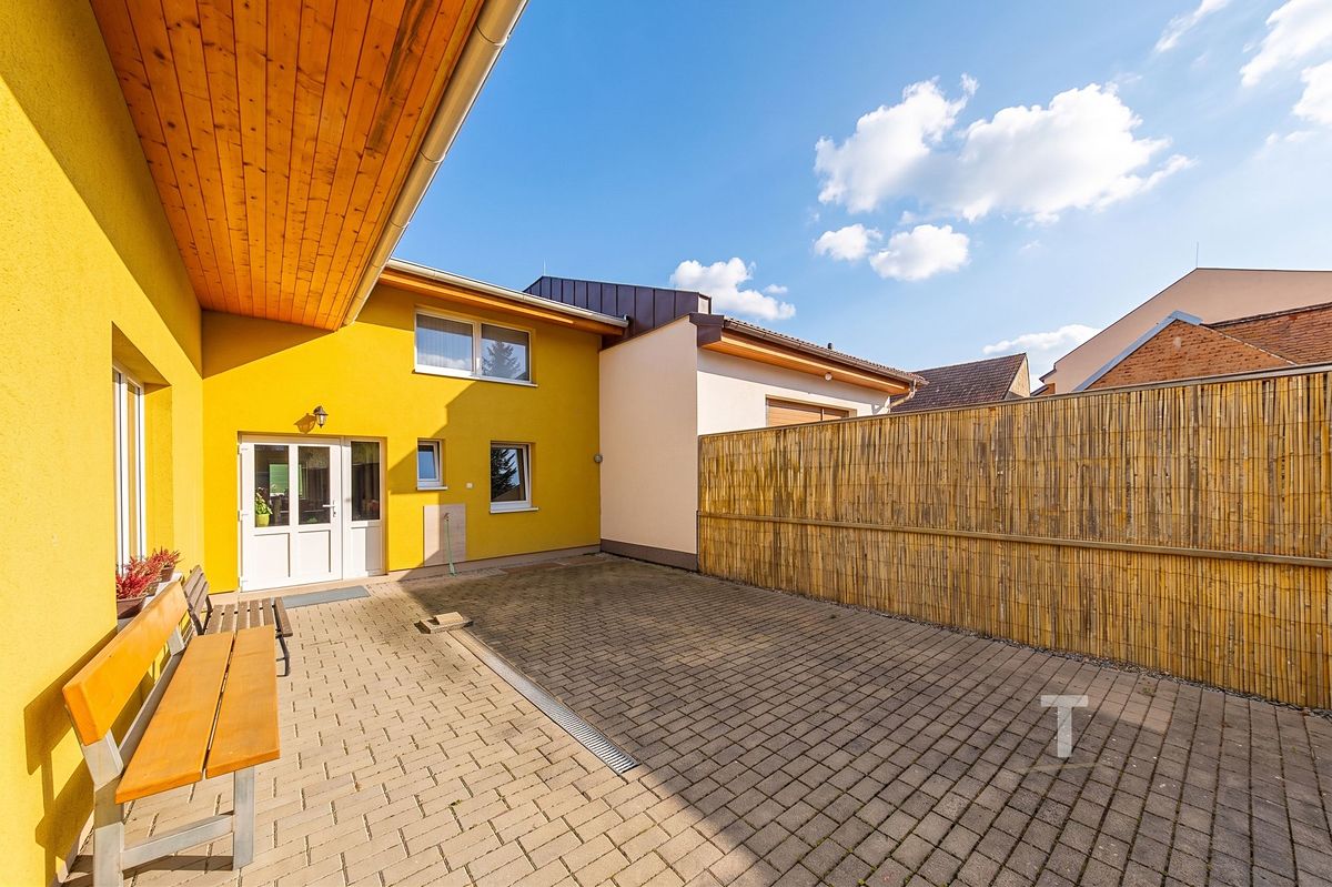 Prodej rodinného domu 190 m², pozemek 1104 m² – fotografie 3