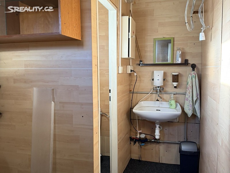 Pronájem obchodního prostoru 65 m² – další