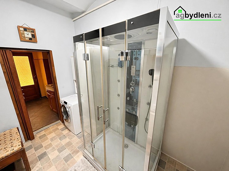 Prodej komerčního prostoru, 318 m² (18 z 30)