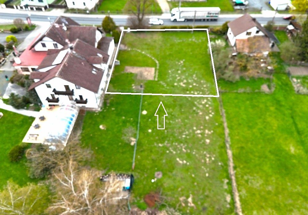 Prodej stavebního pozemku 882 m² – fotografie 2