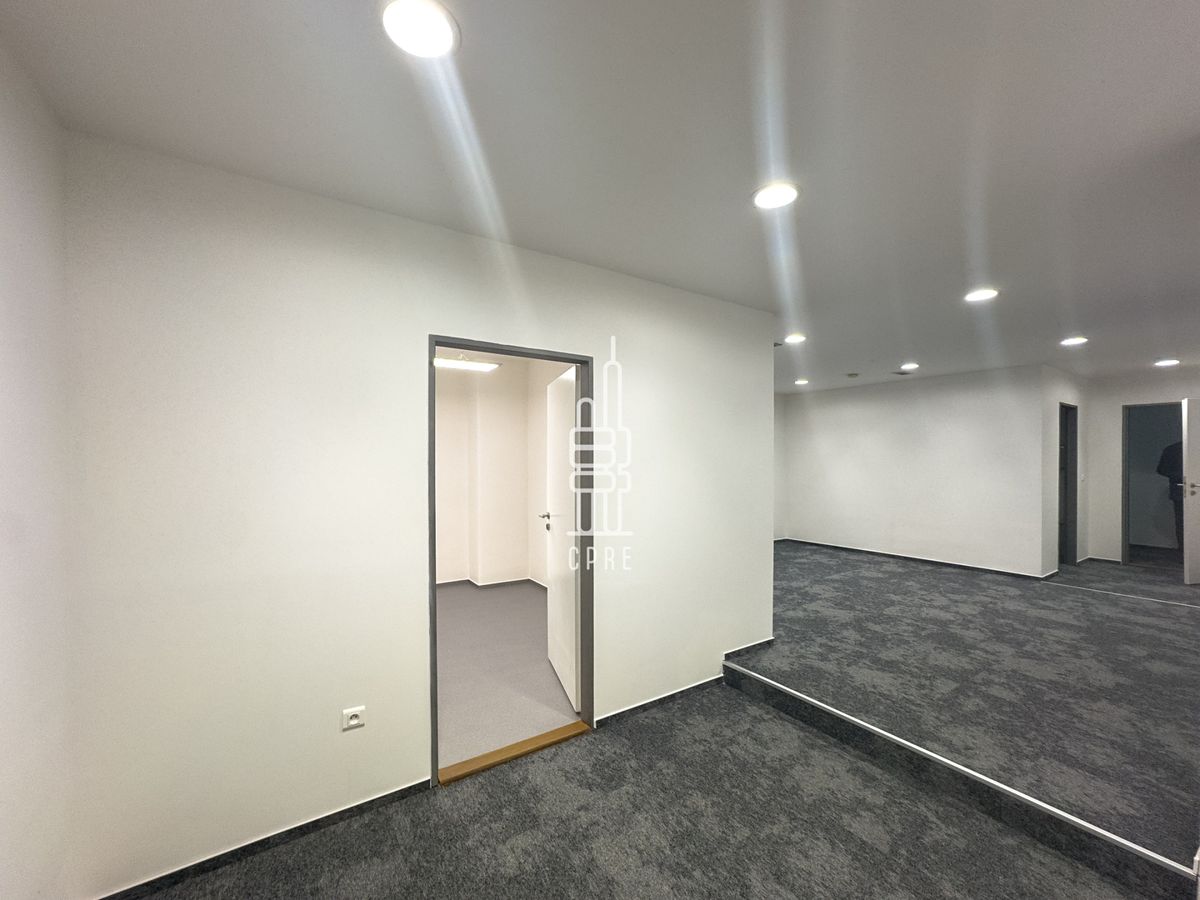 Pronájem kanceláře 122 m² – fotografie 5