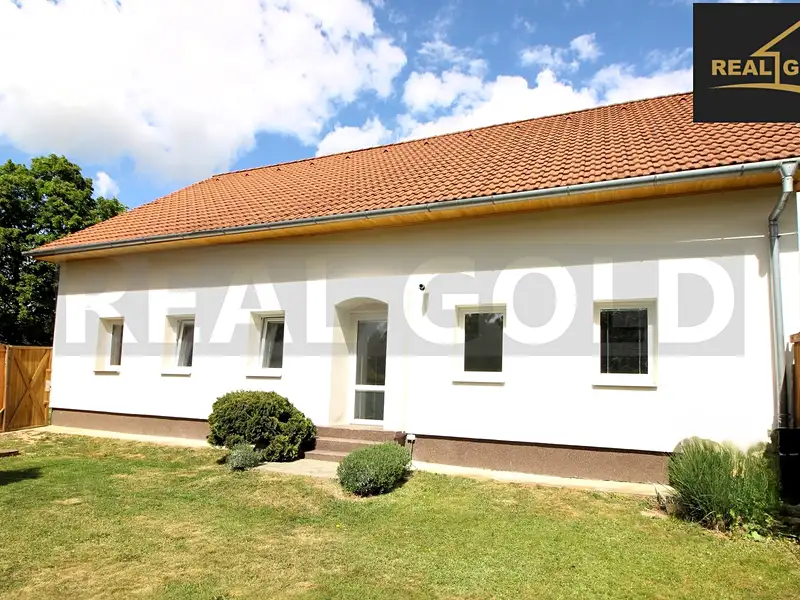 Prodej rodinného domu 280 m², pozemek 258 m², Bohušice – náhled fotky 2