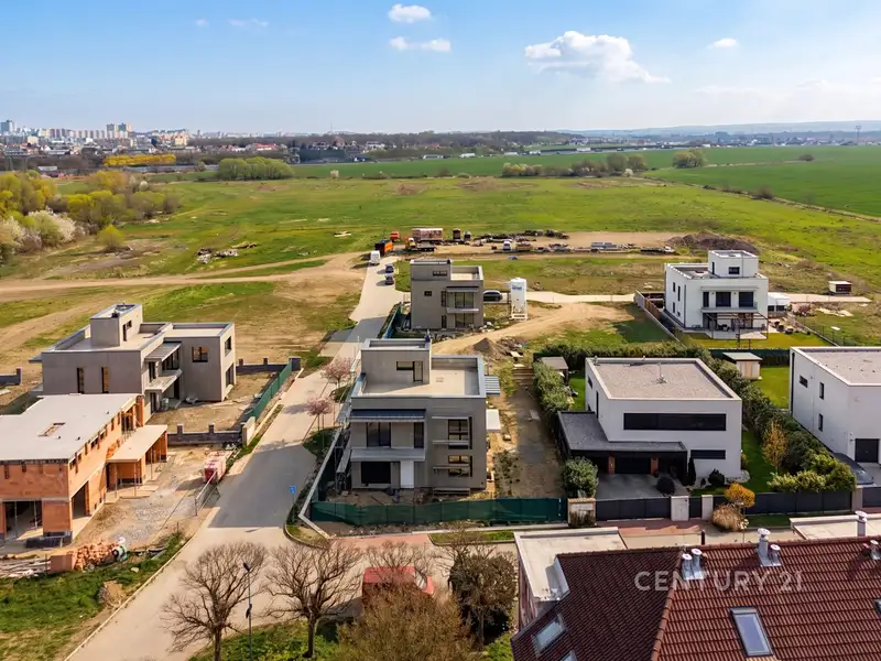 Prodej stavebního pozemku 608 m², Praha – náhled fotky 3
