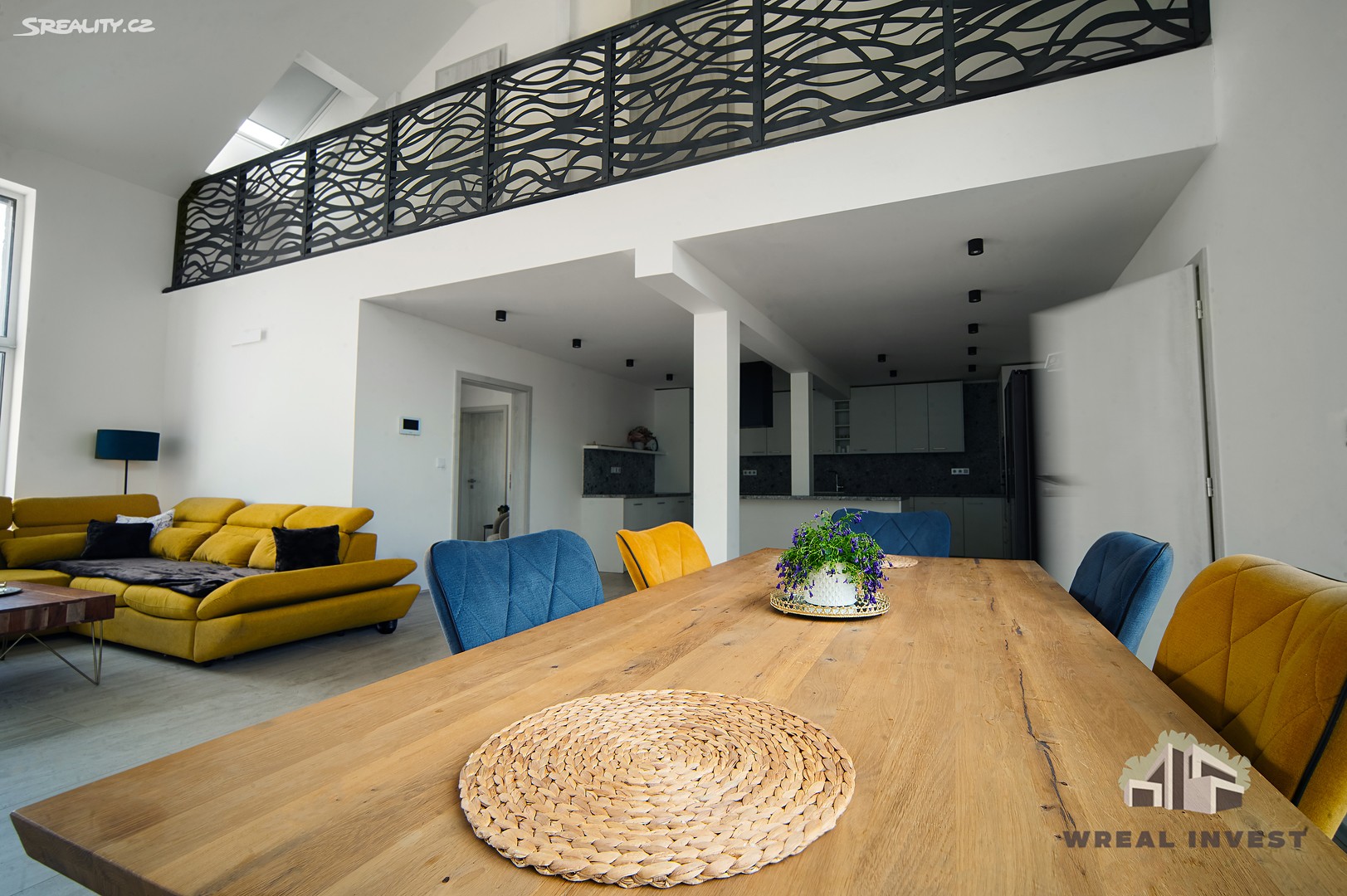 Prodej  rodinného domu 251 m², pozemek 794 m² – pohled 3