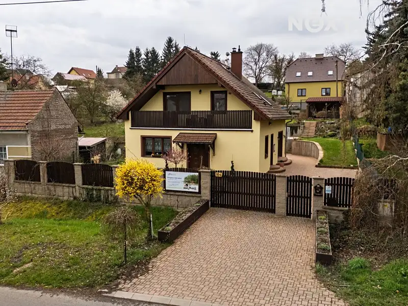 Prodej rodinného domu 179 m², pozemek 785 m², Slatina – náhled fotky 1