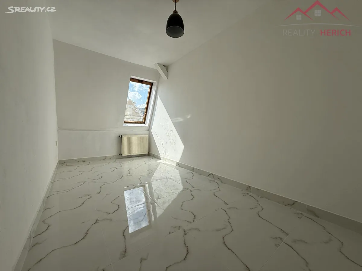 Pronájem bytu 3+1 70 m² – pohled 4