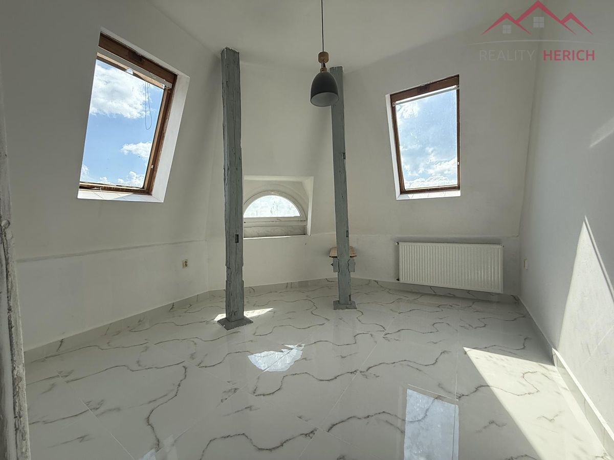Pronájem bytu 3+1 70 m² – fotografie 3
