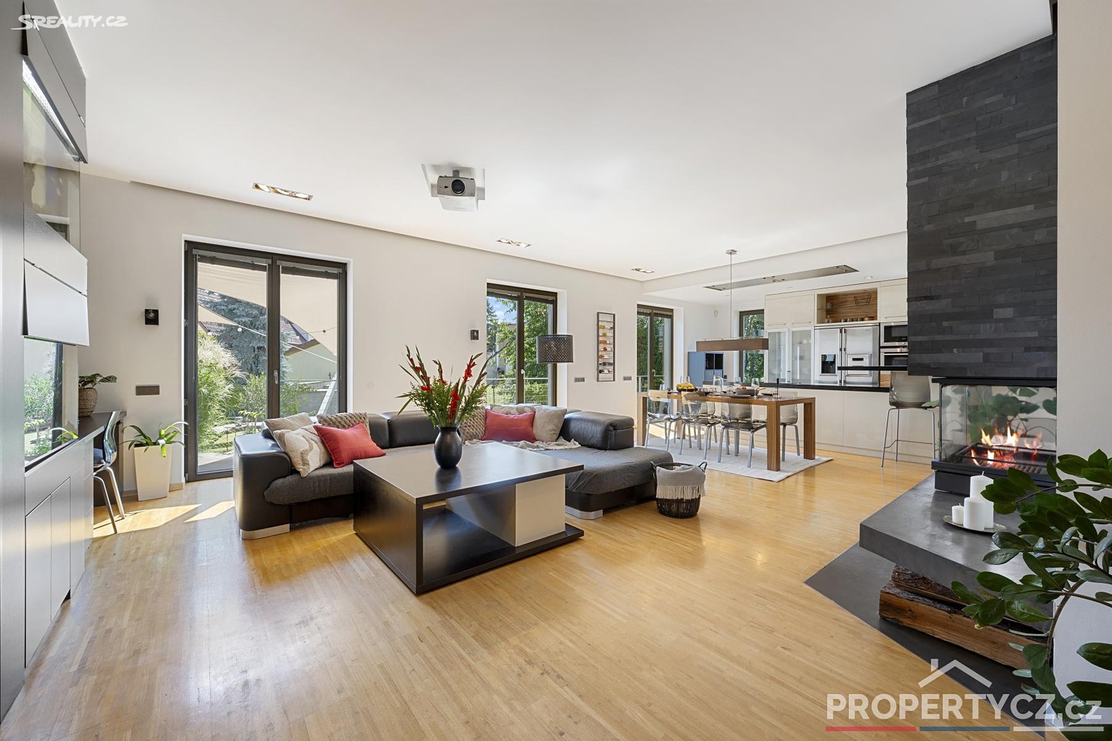 Prodej  vícegeneračního domu 345 m², pozemek 520 m² – pohled 5