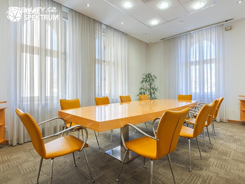 Pronájem kanceláře 1 708 m², Brno