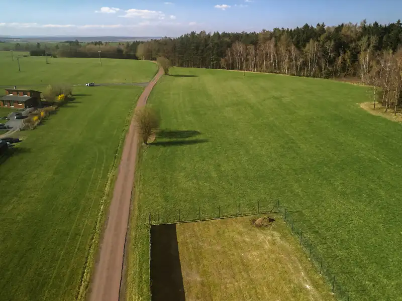 Prodej stavebního pozemku 891 m², Břasy – náhled fotky 2