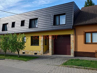 Prodej rodinného domu 437 m², pozemek 1807 m²