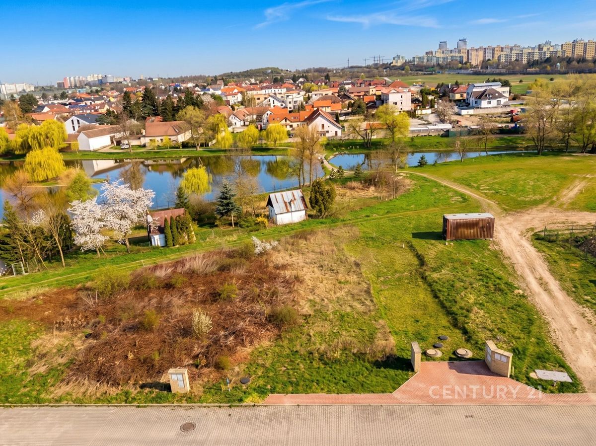 Prodej stavebního pozemku 608 m² – fotografie 2