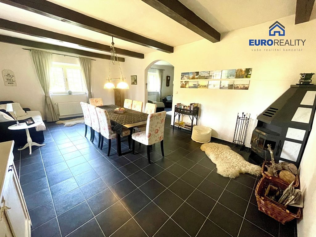 Prodej rodinného domu 336 m², pozemek 1412 m² – fotografie 3