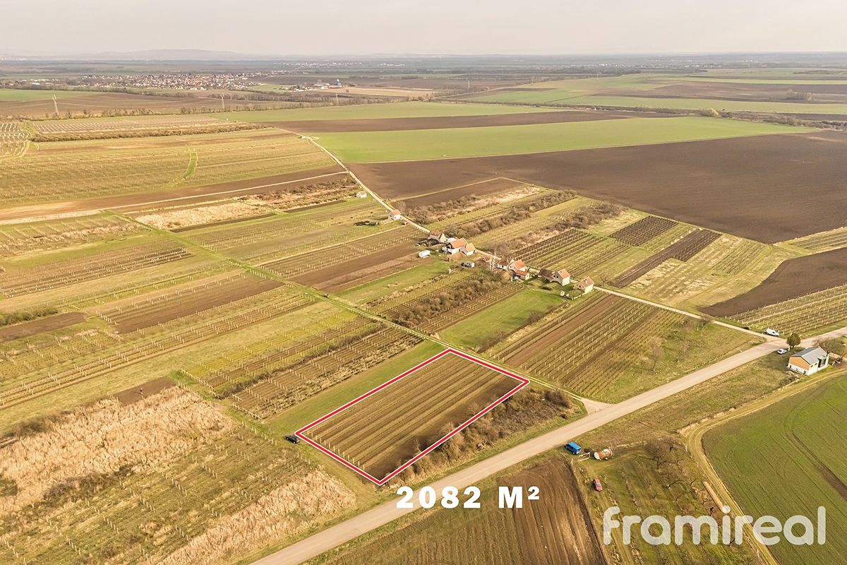 Prodej stavebního pozemku 1593 m² – fotografie 2