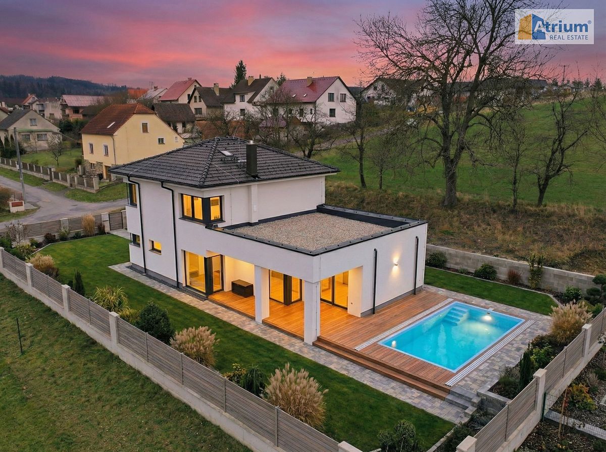Prodej rodinného domu 194 m², pozemek 1483 m² – fotografie 2