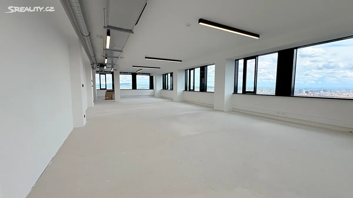 Pronájem kanceláře 483 m², Brno