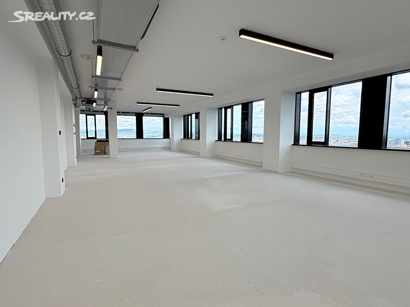 Pronájem kanceláře 483 m², Brno