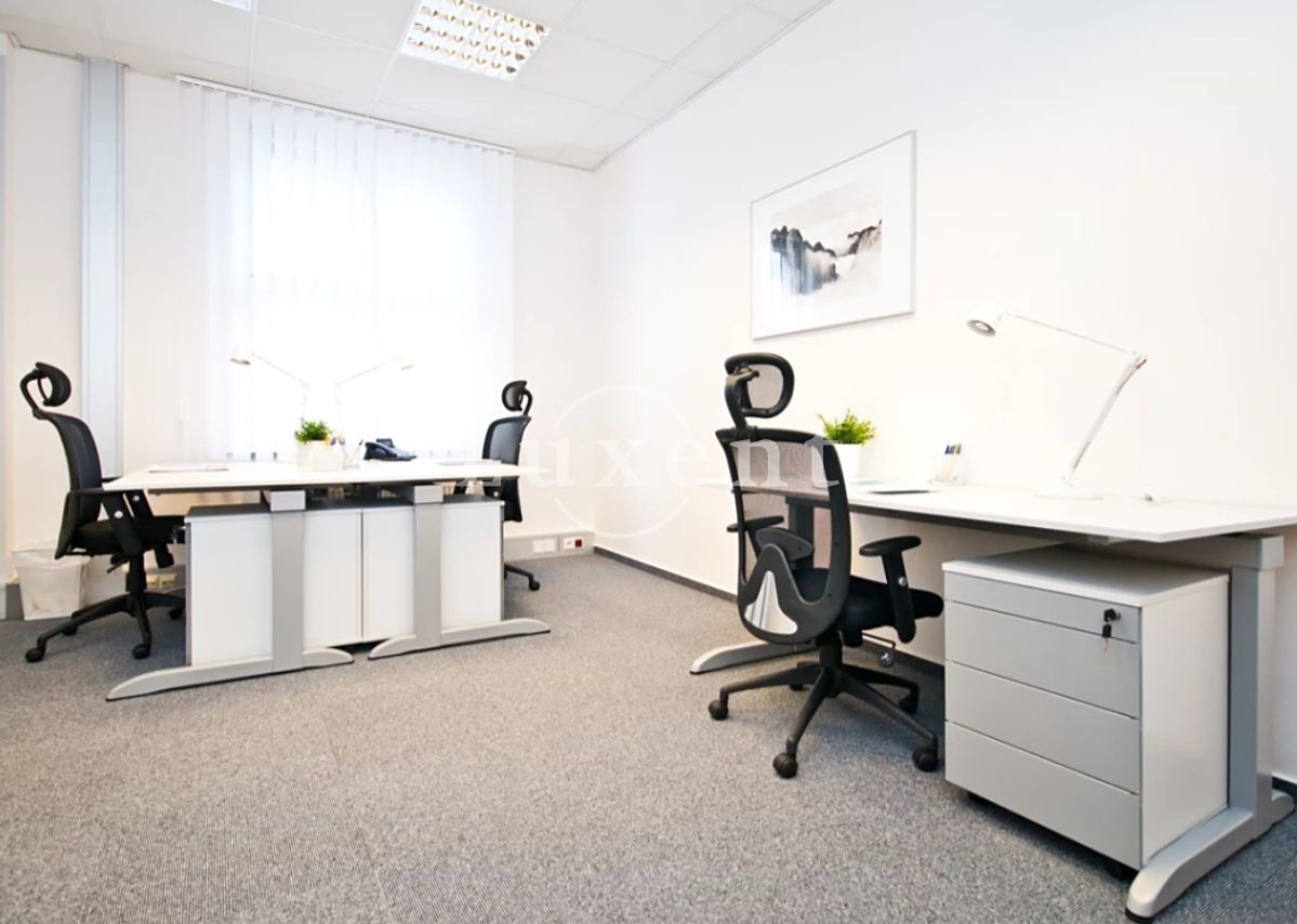 Pronájem kanceláře 350 m²