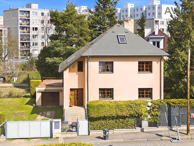 Haus zum Kauf, 269 m² (1 von 31)