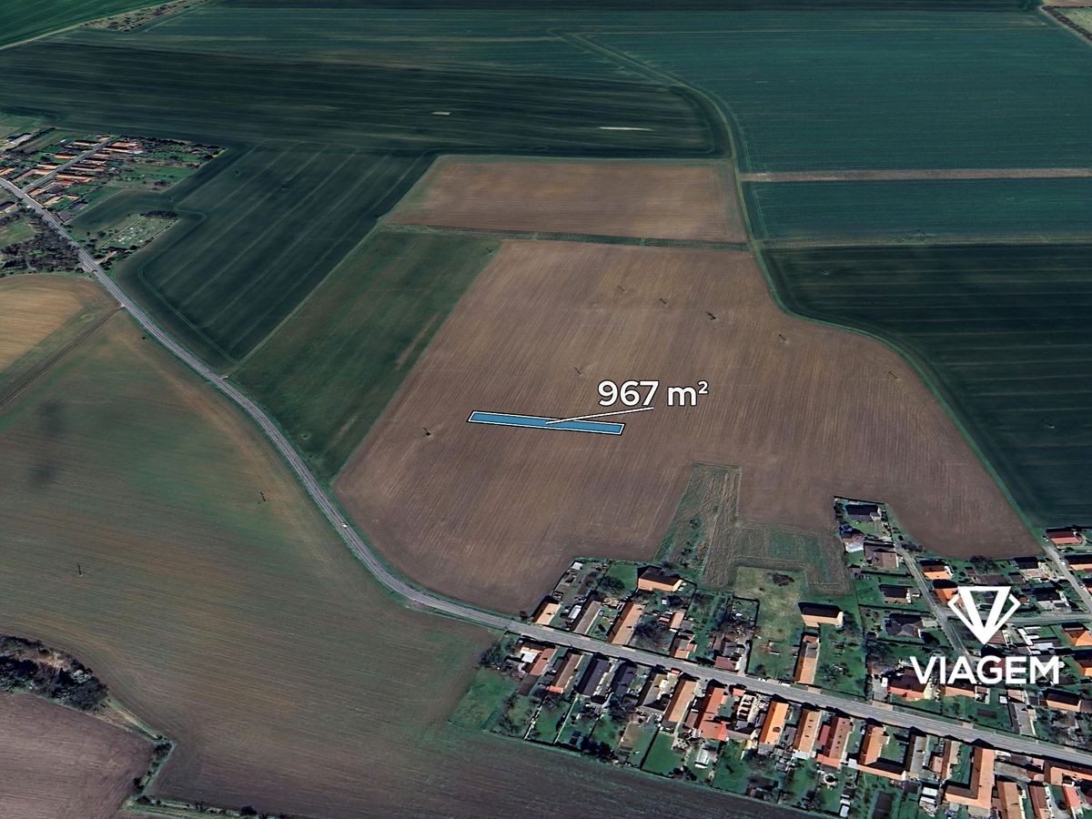 Prodej pole 967 m², Dvory – fotka 1 z 3