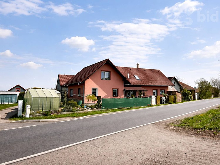 Будинок на продаж, 180 м² (1 з 19)