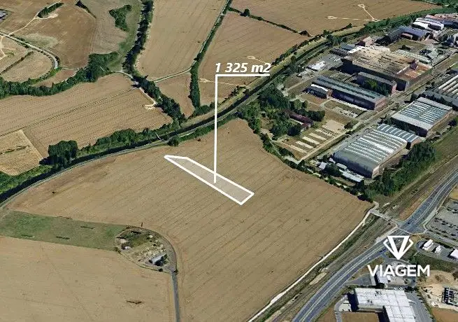 Prodej pole 1325 m², Otrokovice – náhled fotky 1