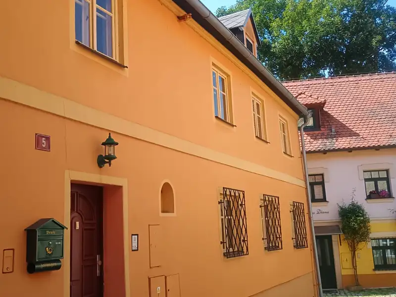 Prodej rodinného domu 206 m², pozemek 121 m², Loket – náhled fotky 3