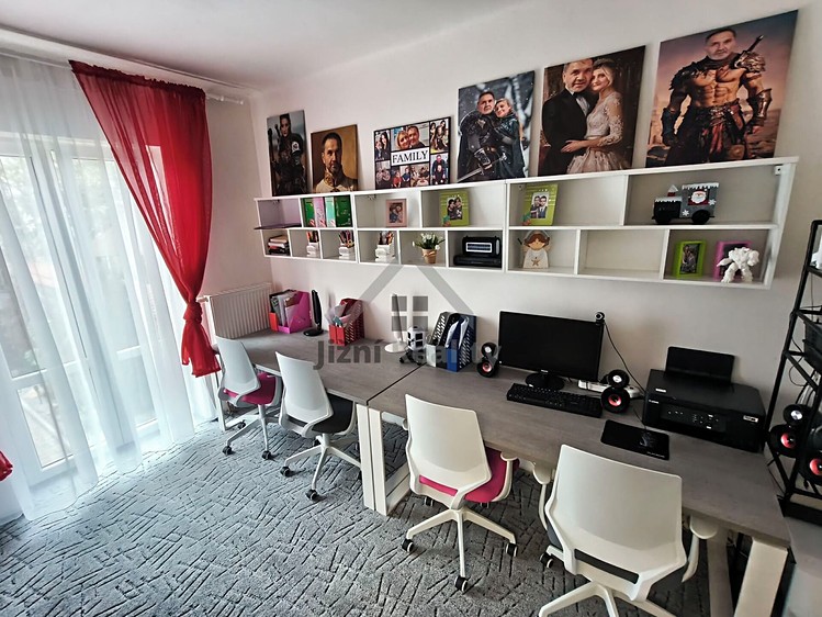 Комерційне приміщення на продаж, 450 м² (18 з 28)