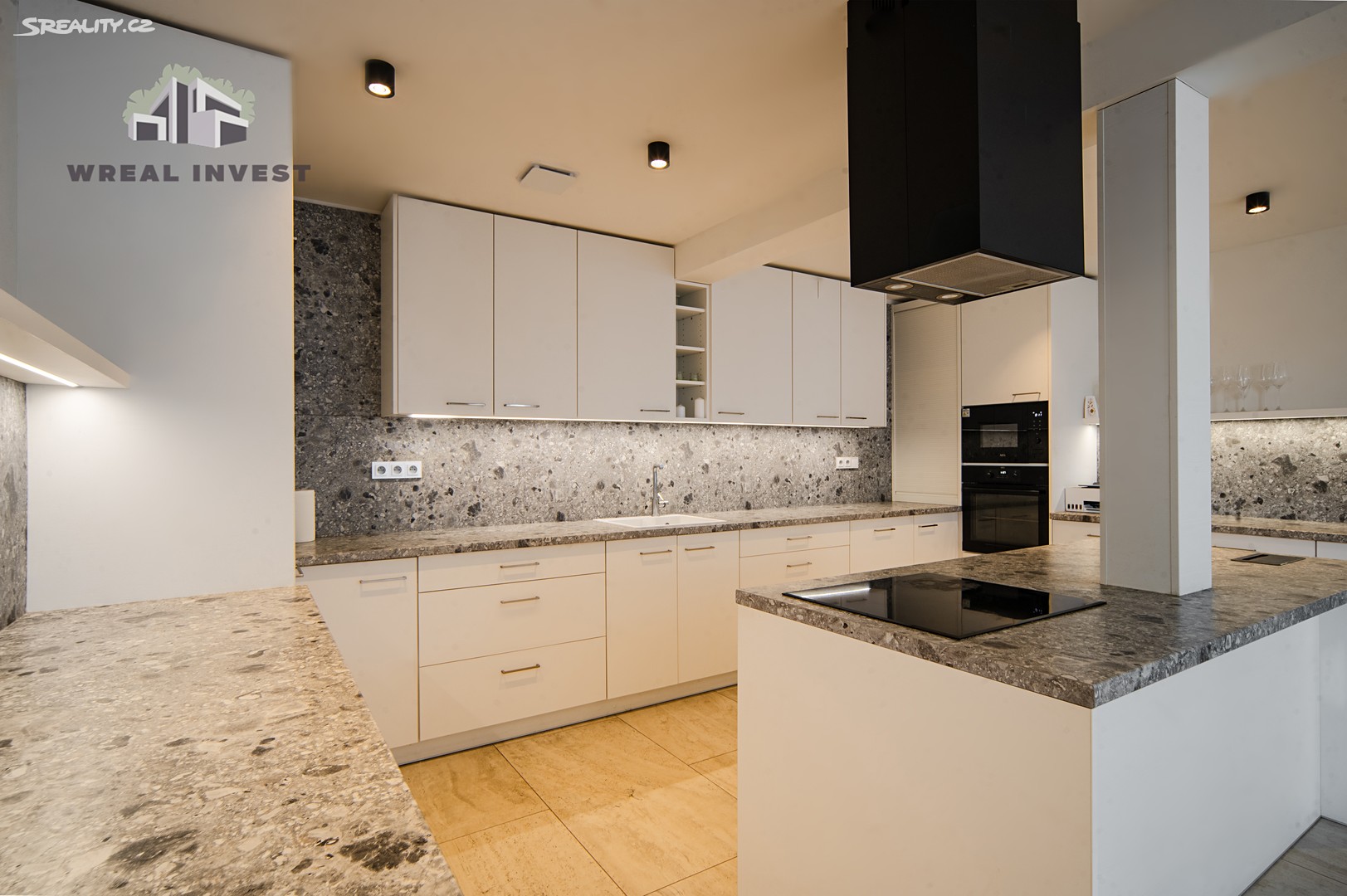 Prodej  rodinného domu 251 m², pozemek 794 m² – další