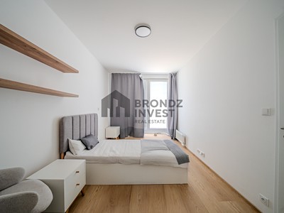 Pronájem bytu 2+1 61 m² (Jednopodlažní) — photo 2
