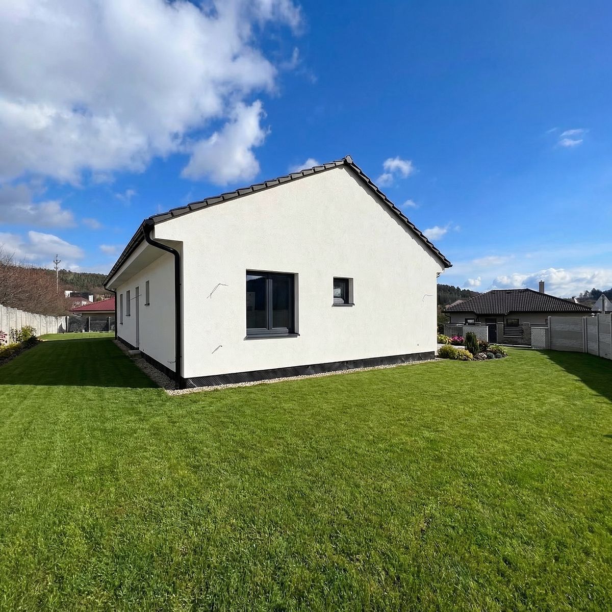 Prodej rodinného domu 131 m², pozemek 960 m² – fotografie 2