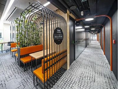 Pronájem kanceláře 800 m²