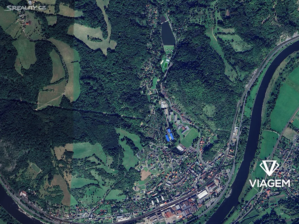 Prodej stavebního pozemku 222 m² – pohled 3