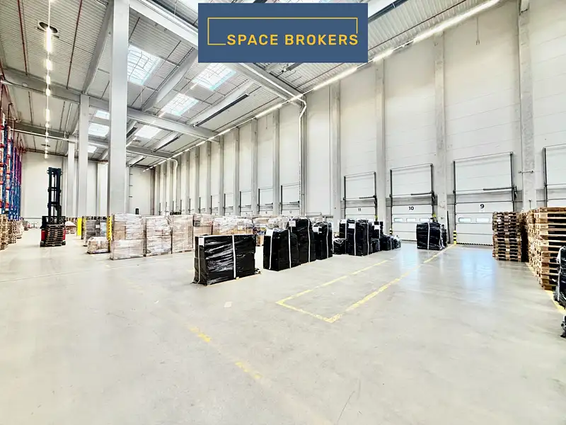 Pronájem skladového prostoru 5000 m², Hradec Králové – náhled fotky 2