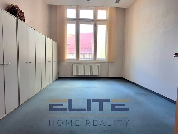 Pronájem komerčního prostoru, 775 m² (14 z 37)