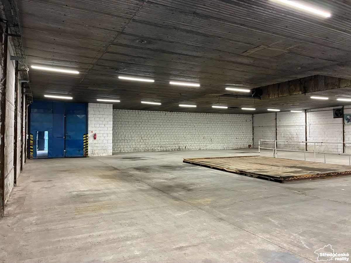 Pronájem skladového prostoru 1244 m² – fotografie 2