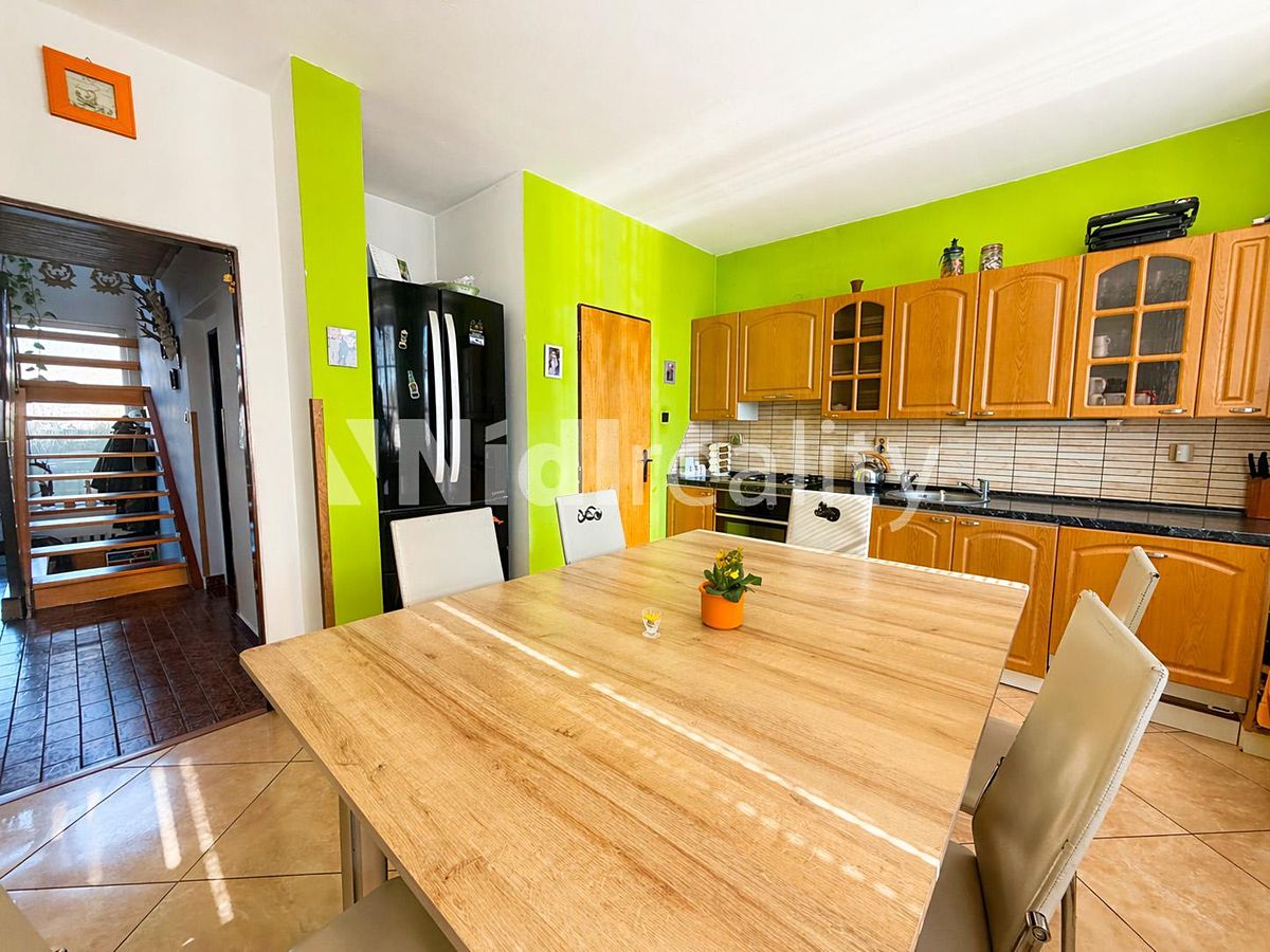 Prodej rodinného domu 285 m², pozemek 493 m² – fotografie 5