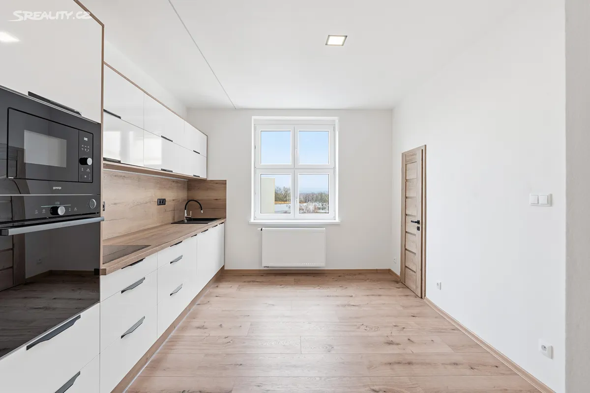 Prodej bytu 2+1 72 m², Cheb