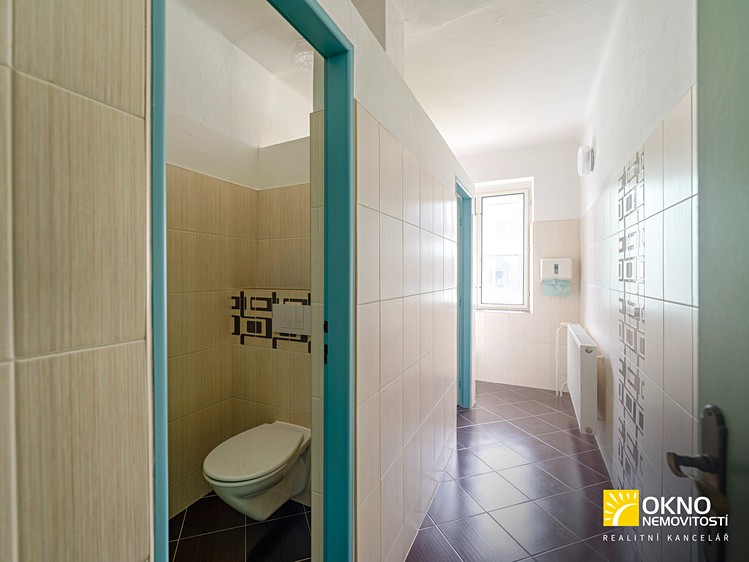 Комерційне приміщення на продаж, 800 м² (25 з 30)