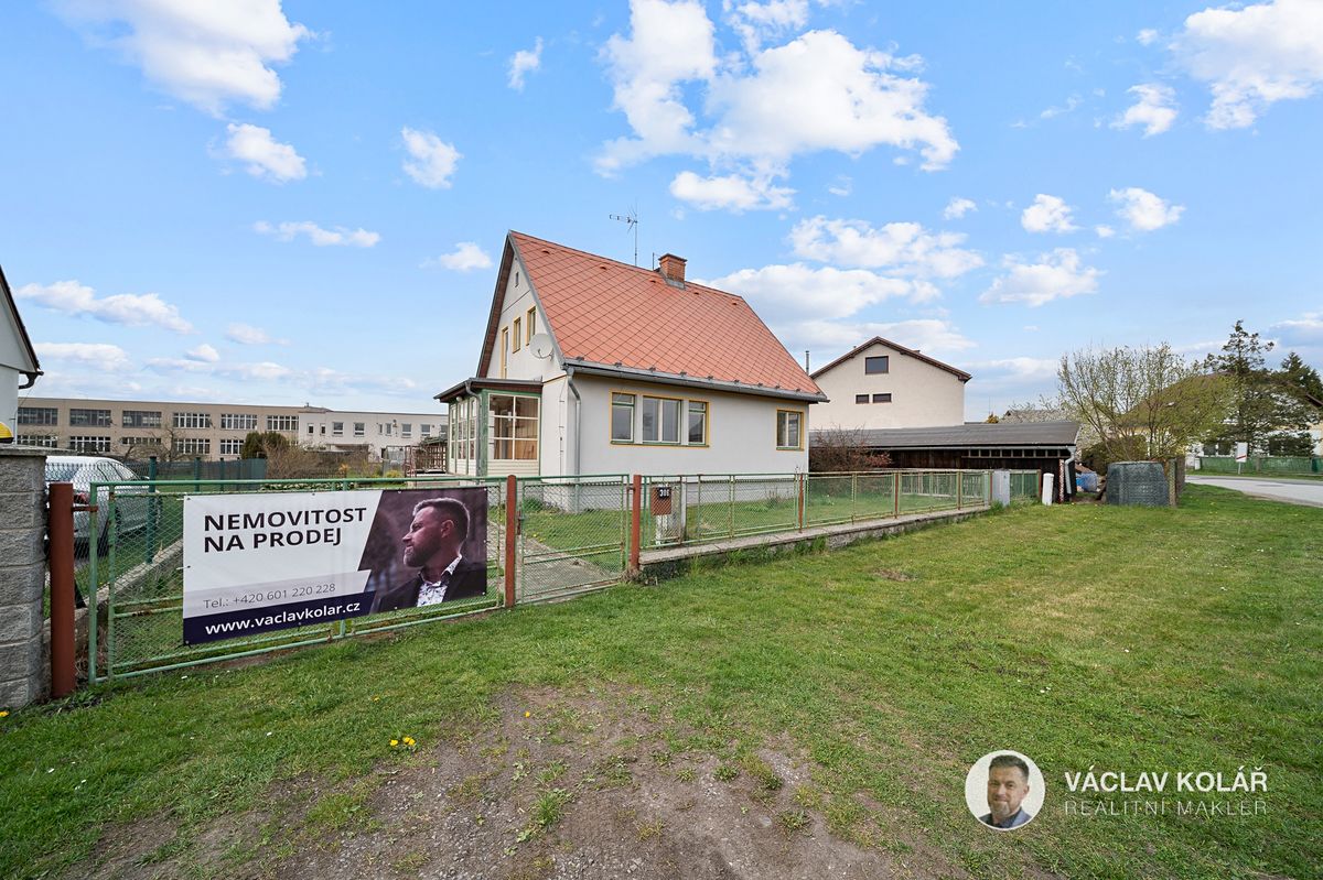 Prodej rodinného domu 110 m², pozemek 1037 m² – fotografie 2
